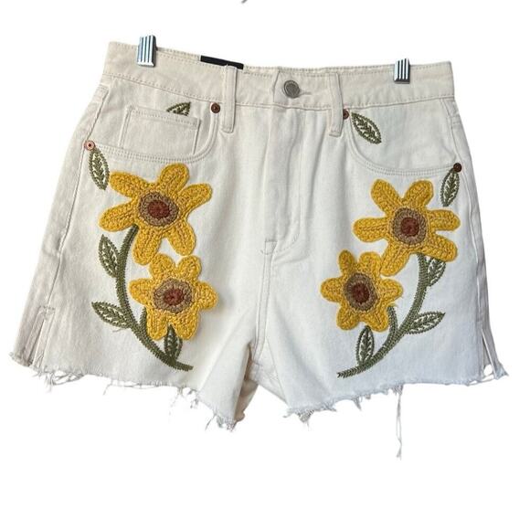 Revolve‎ Blank NYC Embroidered Crochet Sunflower White Denim Shorts NWT - Picture 1 of 5